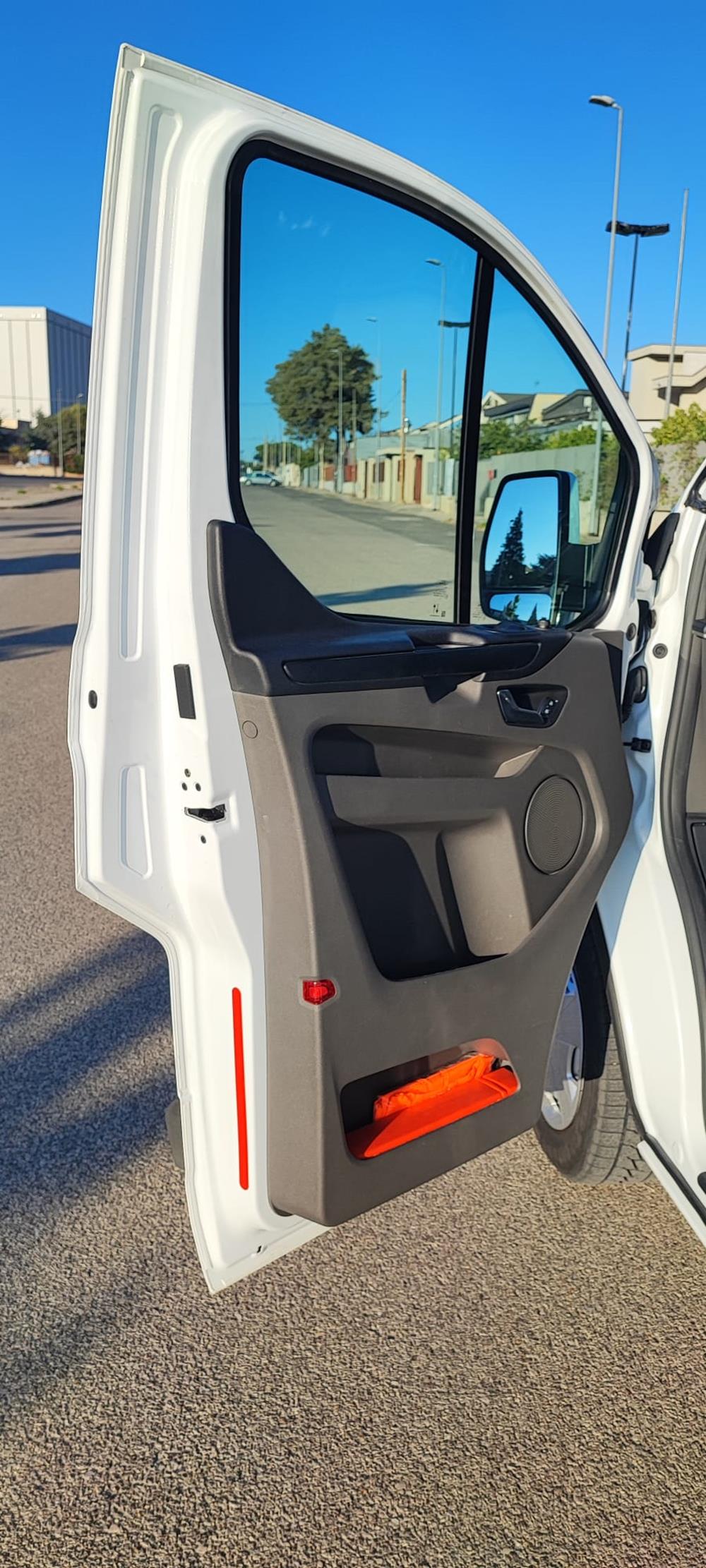 Ford Transit Custom L2H1 Versione Trend Furgone Custom 2.0 TDCI Trend Furgone 5340mm. Diesel