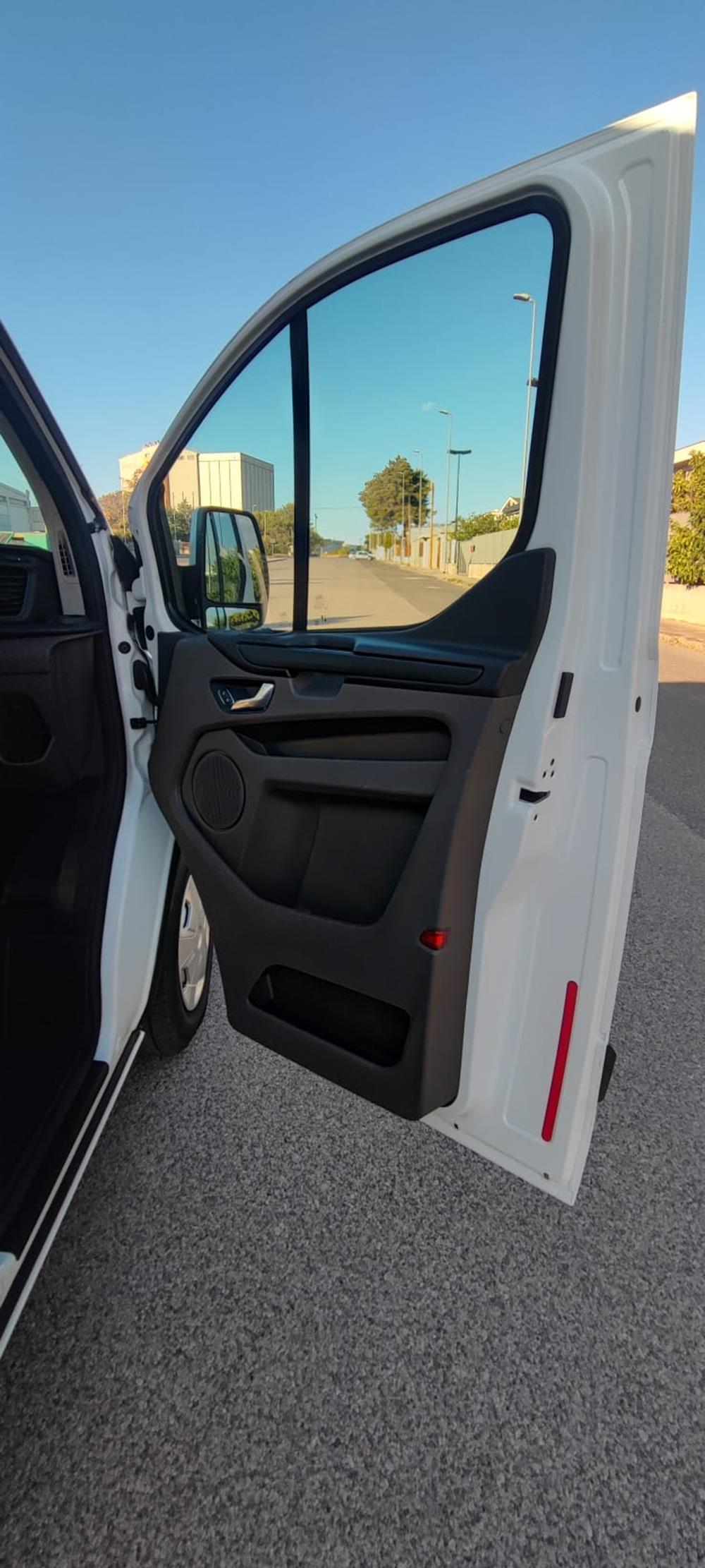 Ford Transit Custom L2H1 Versione Trend Furgone Custom 2.0 TDCI Trend Furgone 5340mm. Diesel